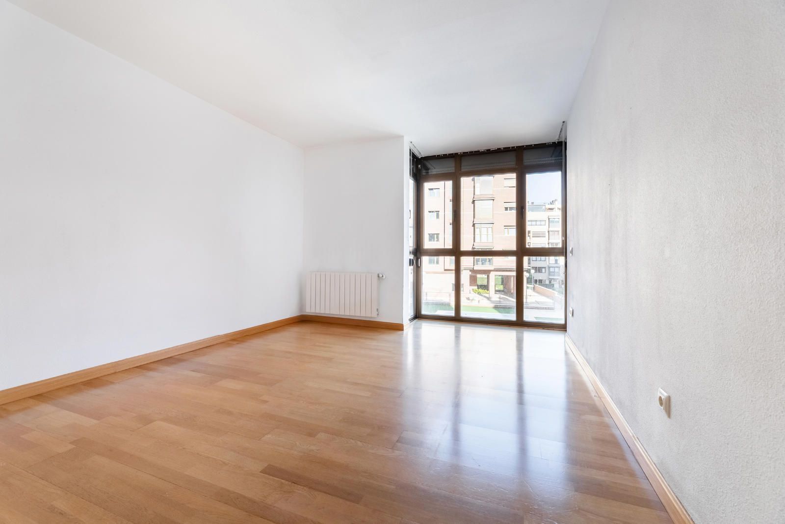 Bedroom of Flat for sale in  Madrid Capital  with Heating, Parquet flooring and Storage room