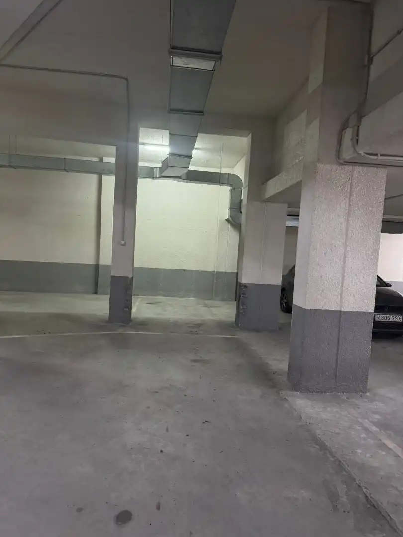 Parkplatz von Garage zur Miete in Santander