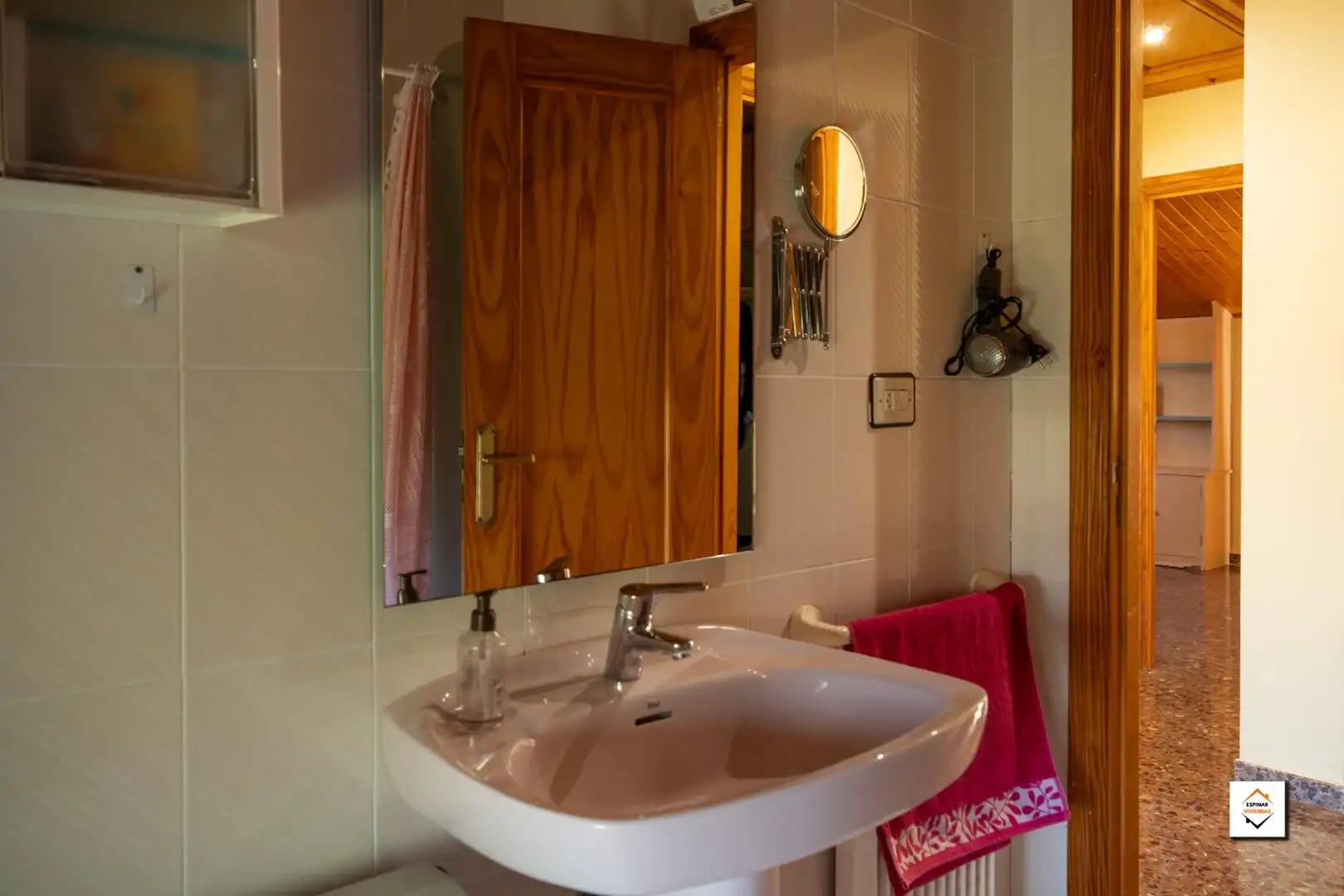 Bathroom of Houses for sale in Zaragoza  with Air Conditioner, Heating and Private garden