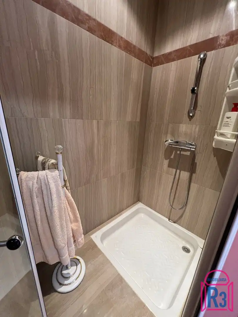 Bathroom of Flat for sale in León Capital   with Heating and Terrace