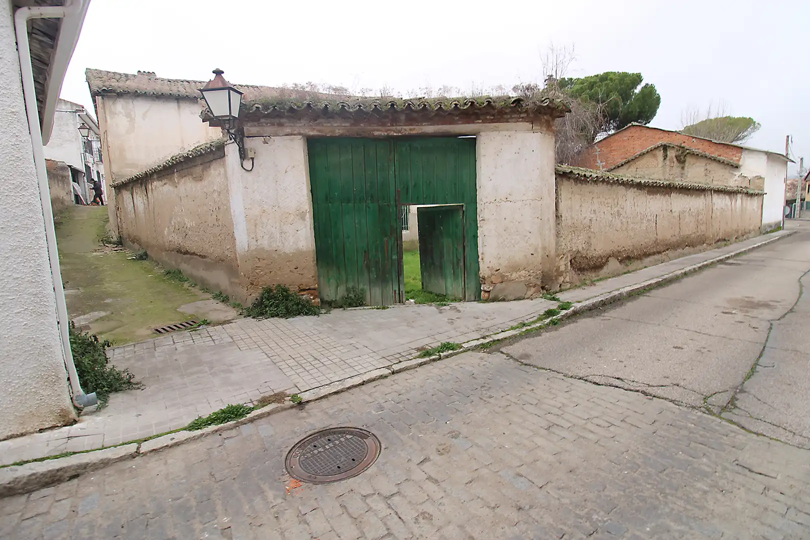 Vista exterior de Casa adosada en venda en Talamanca de Jarama amb Jardí privat, Parquet i Traster