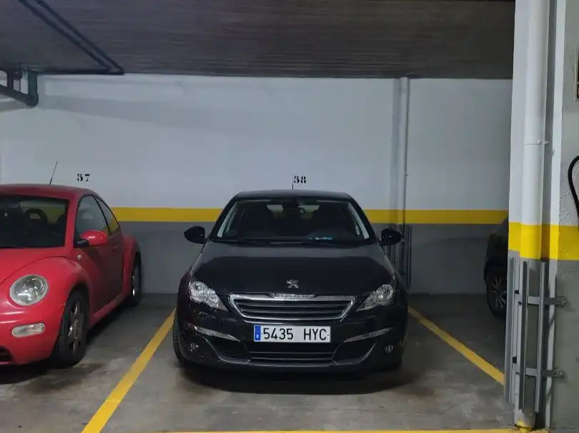 Aparcament de Garatge de lloguer en Madrid
