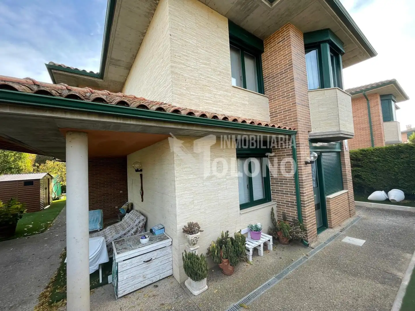 Vista exterior de Casa o xalet en venda en Ollauri amb Calefacció, Jardí privat i Terrassa