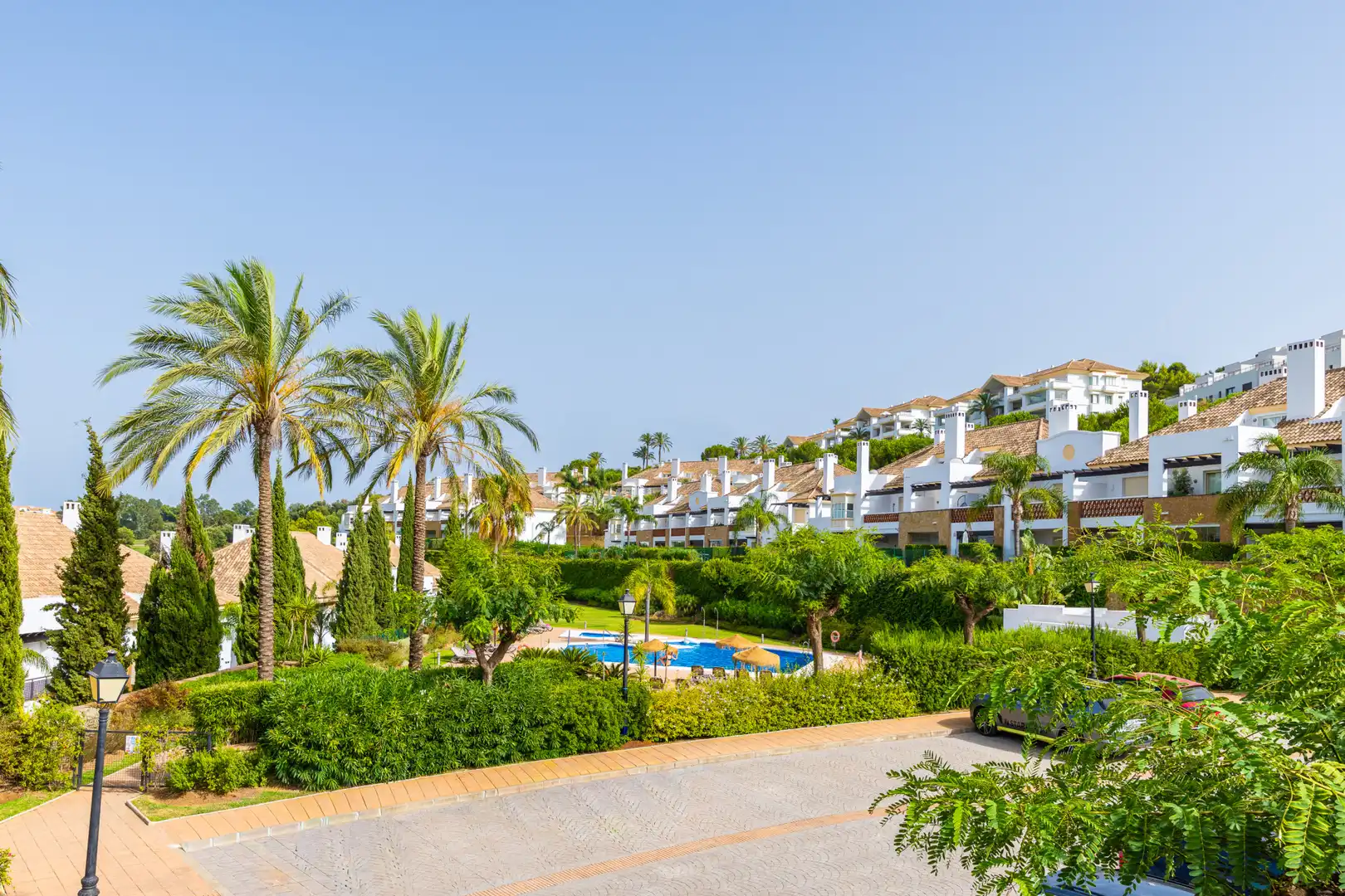 Außenansicht von Einfamilien-Reihenhaus zum Verkauf in Mijas mit Klimaanlage, Privatgarten und Terrasse