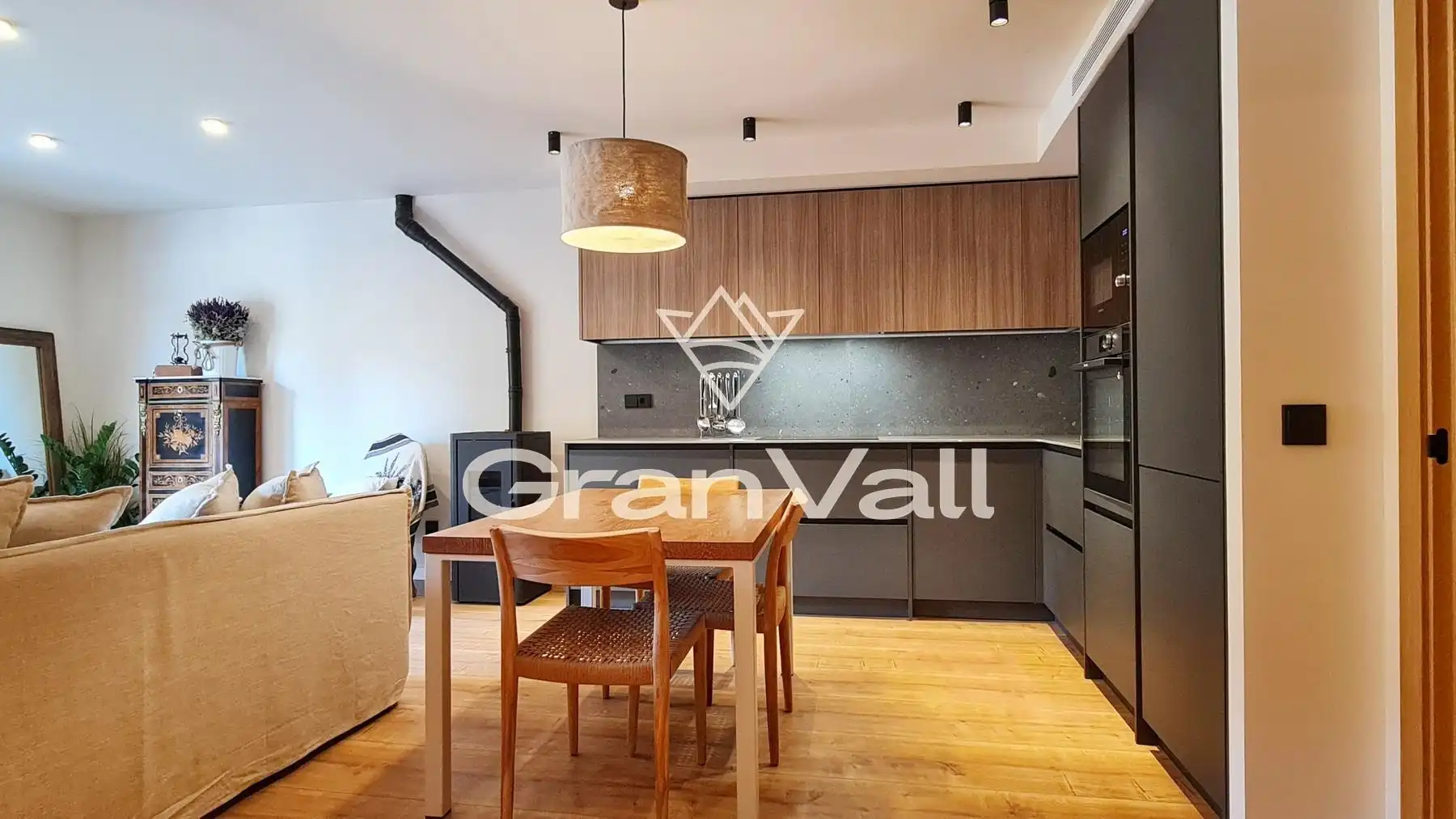 Cuina de Apartament en venda en Puigcerdà amb Calefacció, Terrassa i Traster