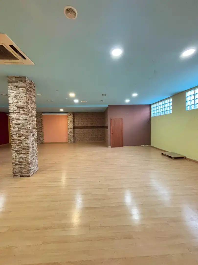 Local comercial de lloguer a Valdepeñas, imagen 5