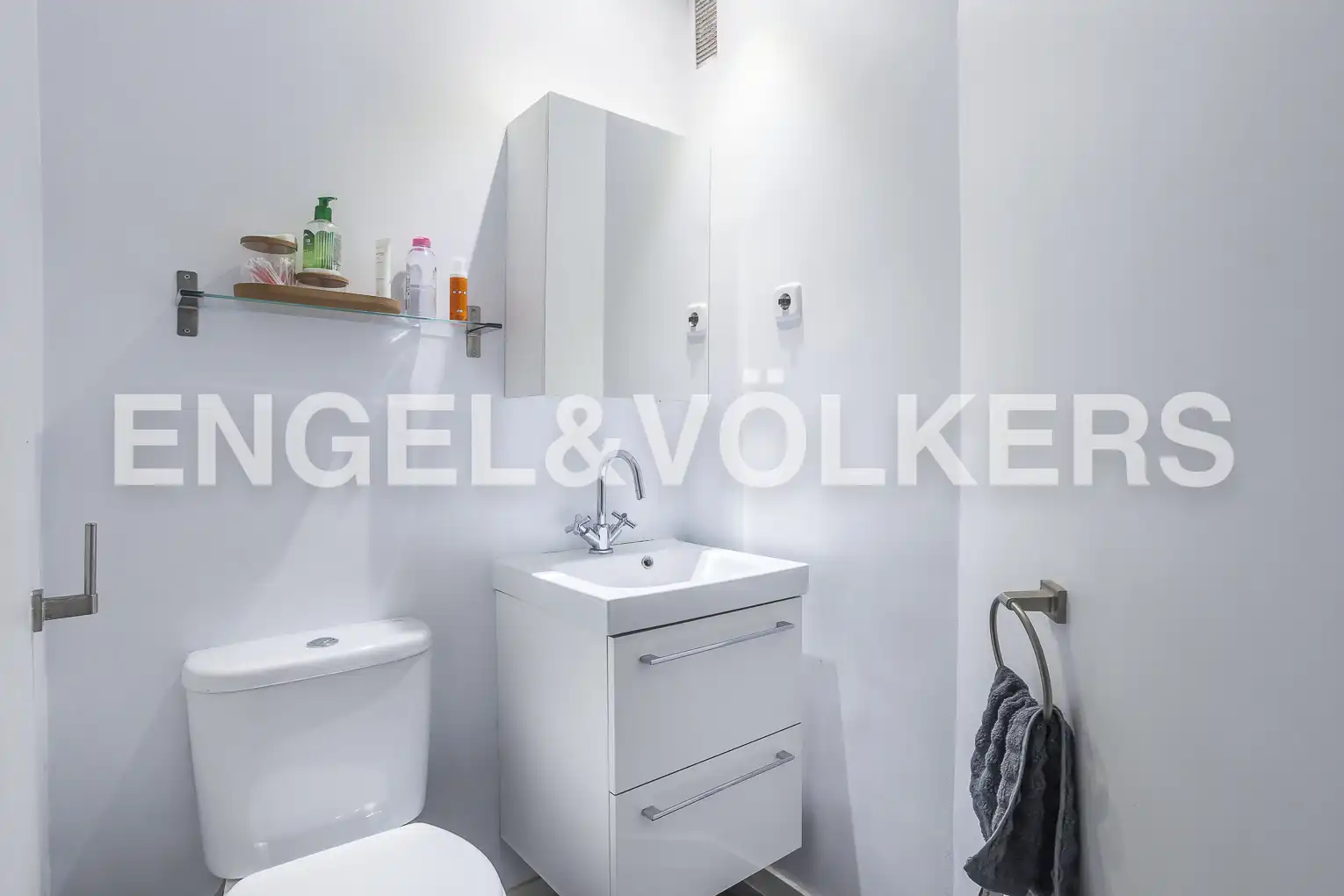 Bathroom of Flat for rent in Madrid  with Heating, Parquet flooring and Furnished