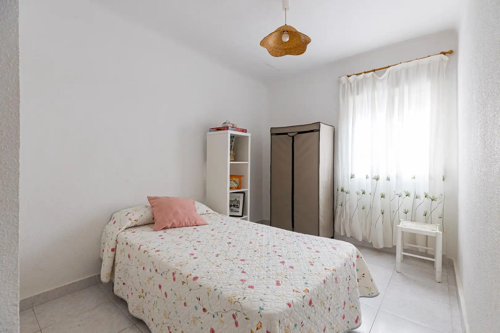 Habitación de Piso en venta en Pilar de la Horadada con Aire acondicionado, Terraza y Amueblado