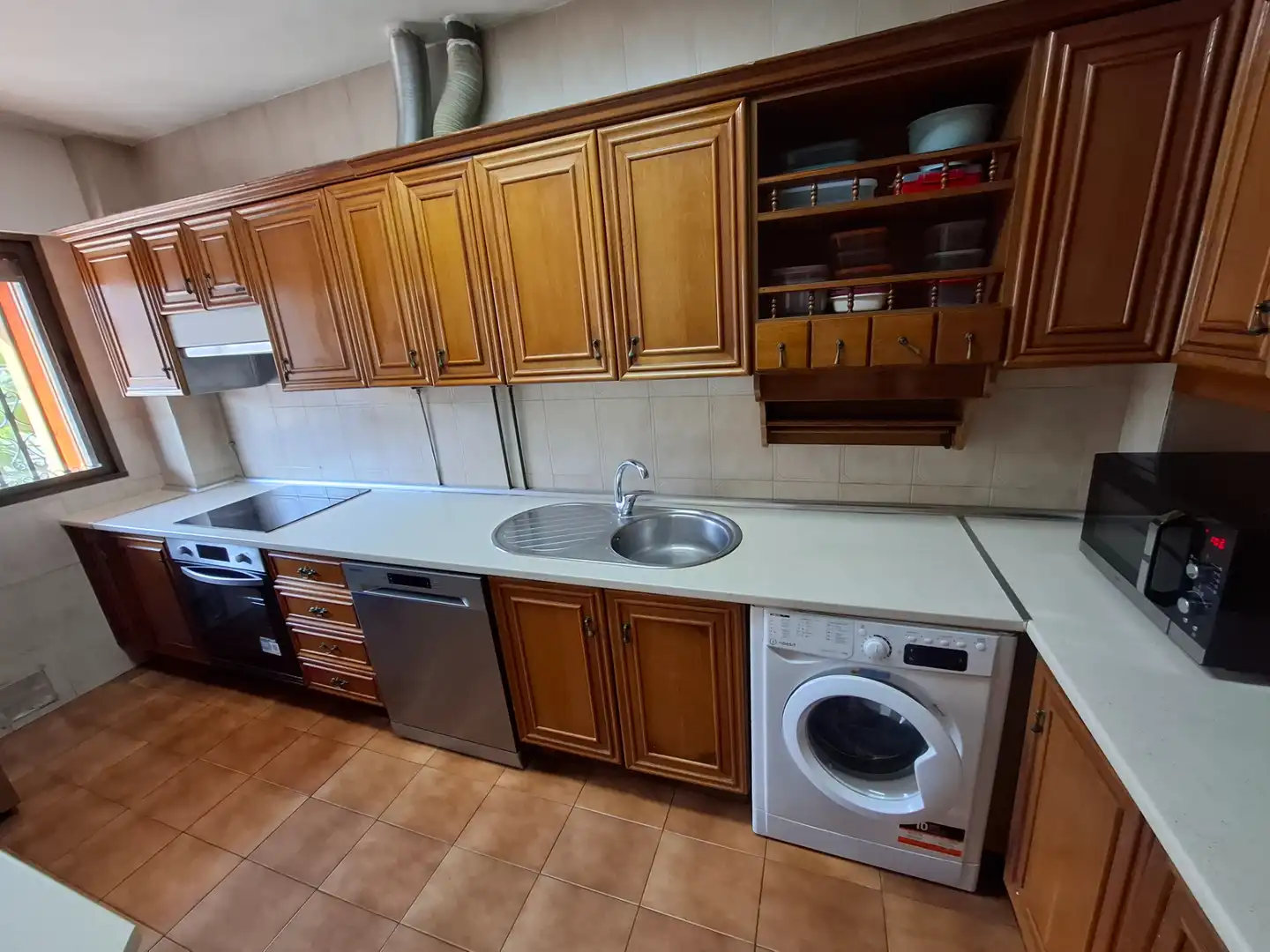Cuina de Casa adosada en venda en Villaviciosa de Odón amb Aire condicionat, Calefacció i Jardí privat