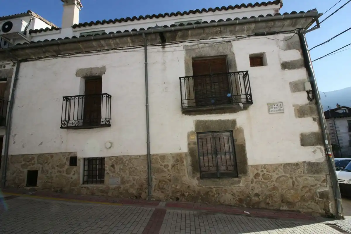 Vista exterior de Casa o xalet en venda en Mombeltrán
