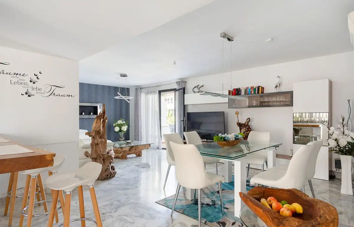 Sala de estar de Casa adosada en venta en Estepona con Terraza y Piscina