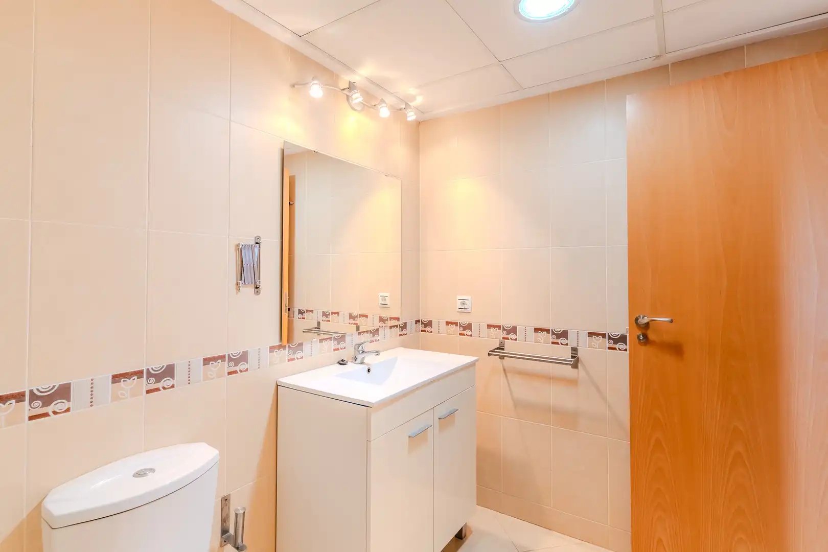 Bathroom of Duplexes for sale in San Jorge / Sant Jordi  with Air Conditioner, Heating and Terrace