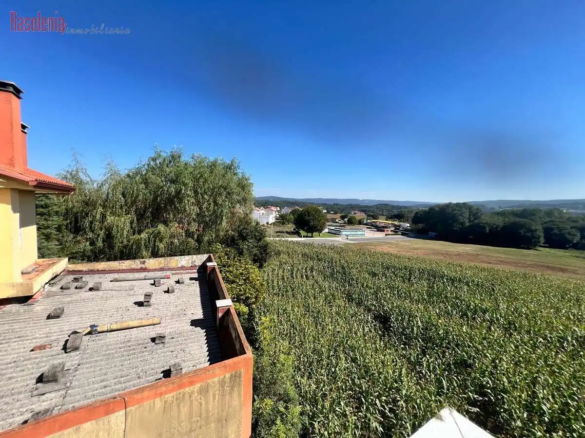 Wohnung zum Verkauf in Coristanco mit Terrasse und Abstellraum