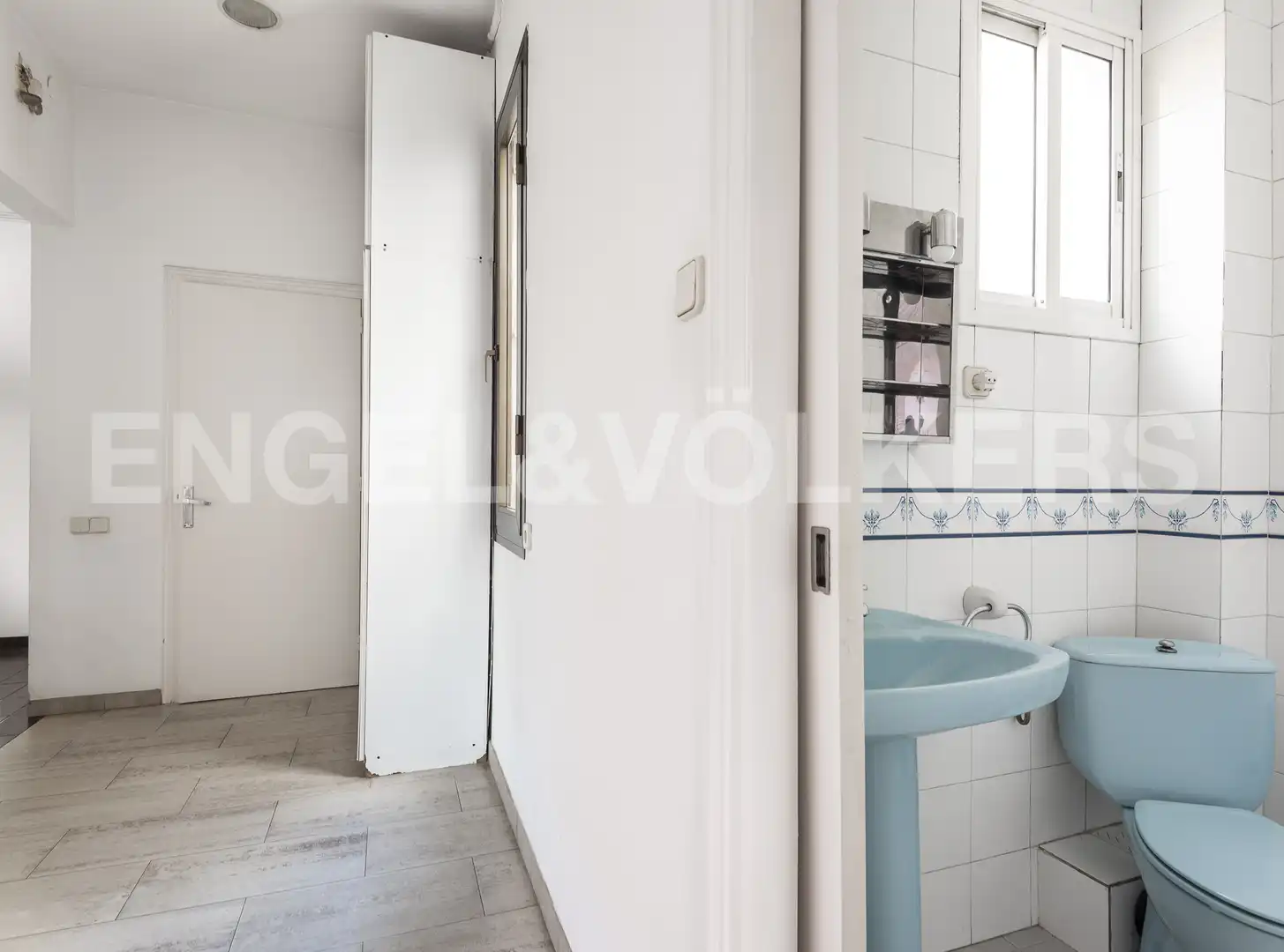 Bathroom of Flat for rent in Barcelona  with Air Conditioner, Heating and Parquet flooring