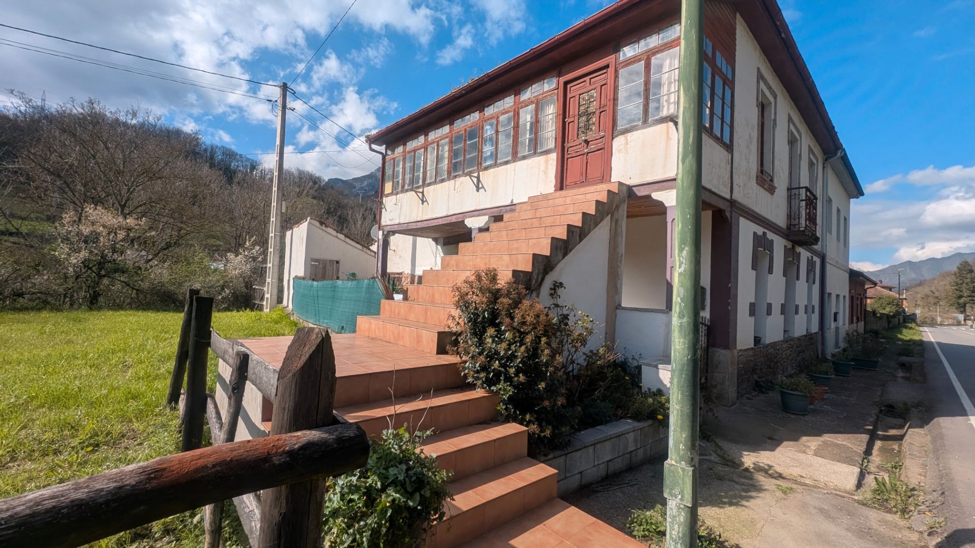 Exterior view of House or chalet for sale in Lena