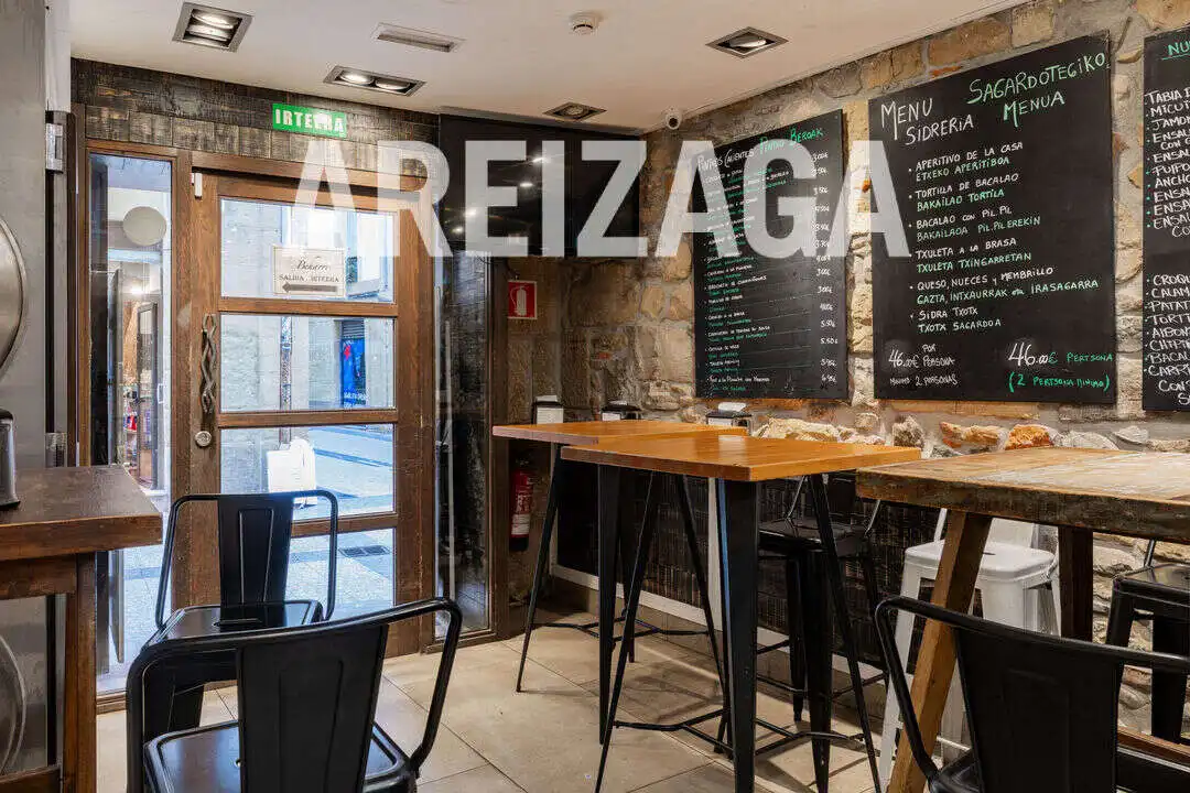 Local de lloguer en Donostia - San Sebastián  amb Moblat