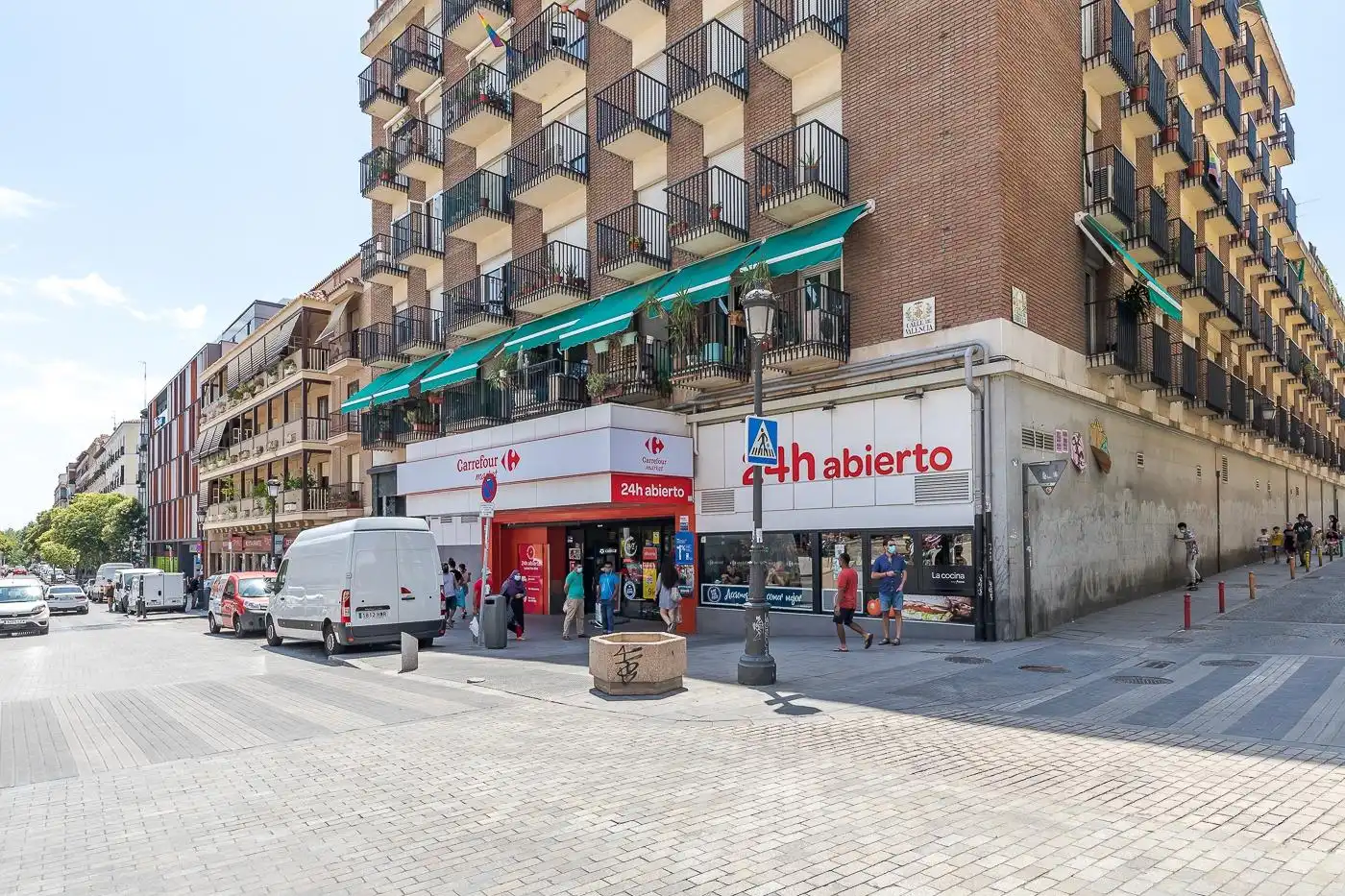 Exterior view of Apartments for sale in Madrid  with Air Conditioner and Furnished