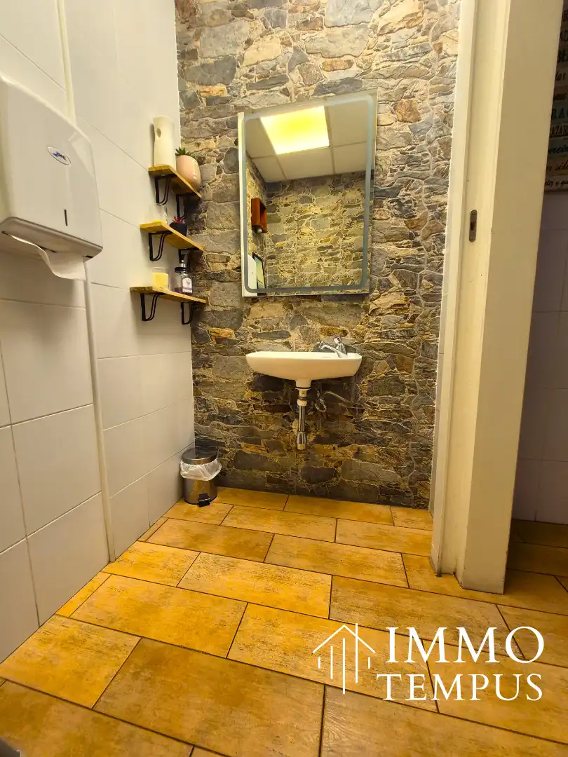 Baño de Local en traspaso en Terrassa con Aire acondicionado, Calefacción y Terraza