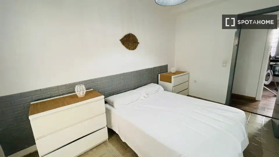 Bedroom of Flat for rent in Valencia  with Air Conditioner, Heating and Furnished