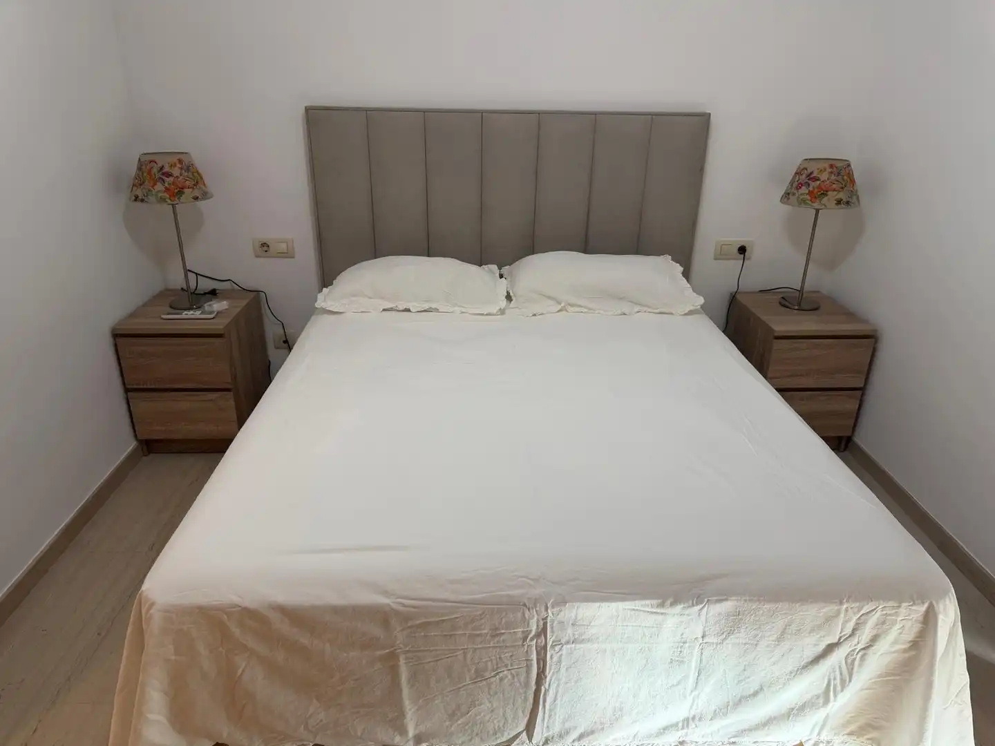 Habitación de Apartamento de alquiler en Fuengirola con Aire acondicionado, Calefacción y Terraza