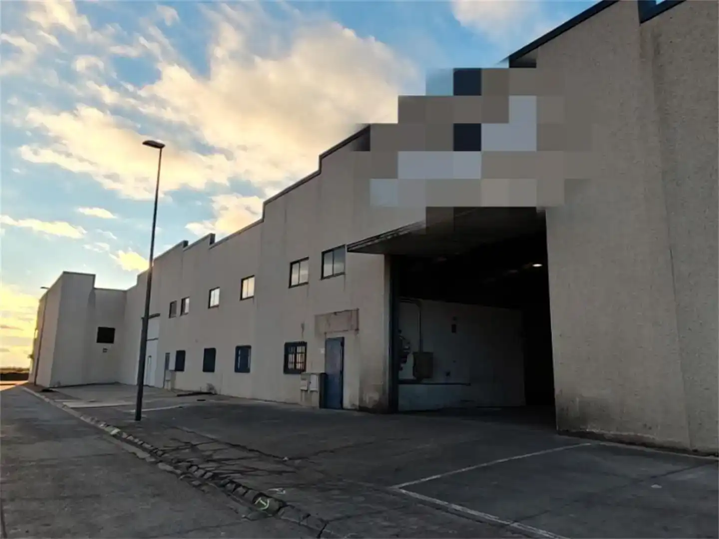 Vista exterior de Nau industrial en venda en Villanubla, Valladolid