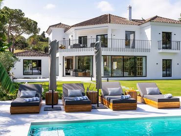 Xalet amb jardí en venda a Nueva Andalucía