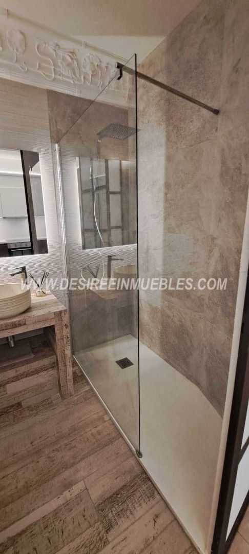 Bathroom of Flat to rent in  Valencia Capital  with Air Conditioner, Heating and Furnished
