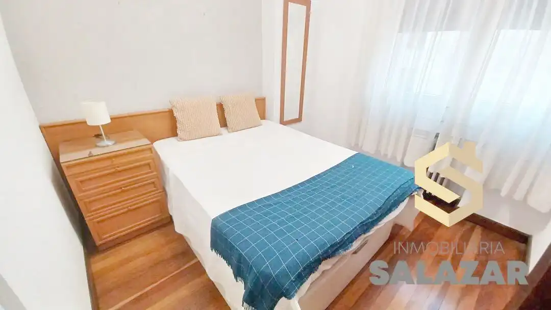 Bedroom of Flat for rent in Bilbao   with Heating and Microwave