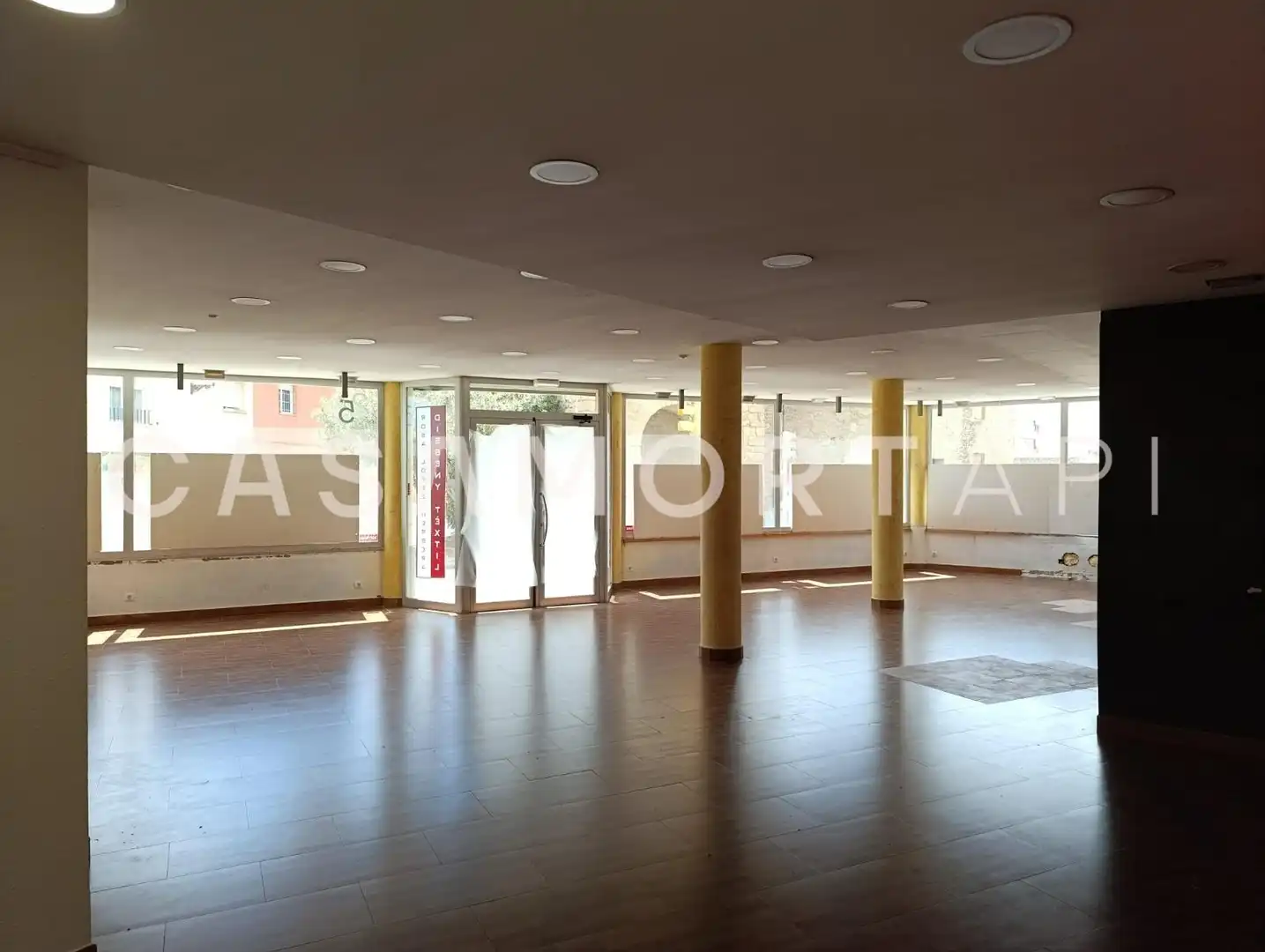 Local comercial de lloguer a Torroella de Montgrí, imagen 2