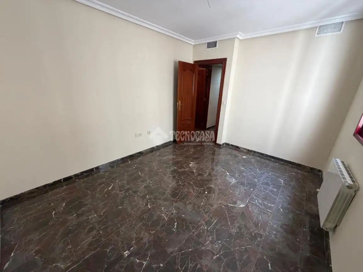 Wohnung zum Verkauf in Jaén mit Terrasse