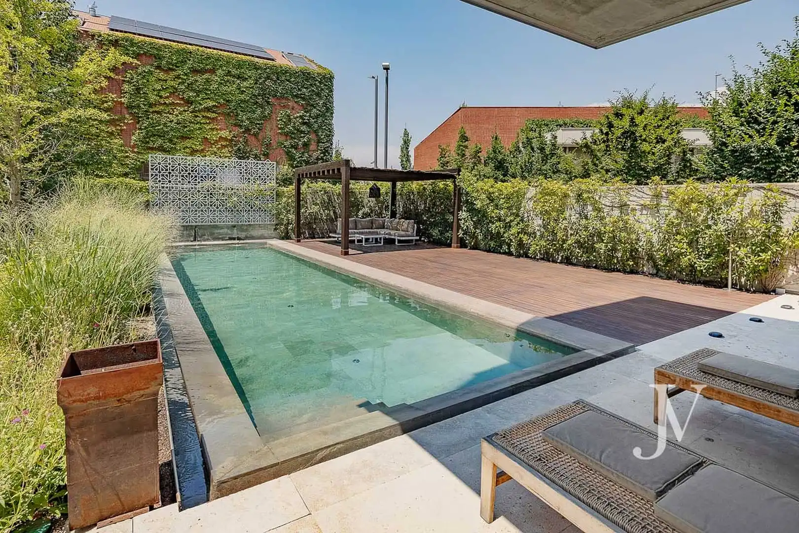 Piscina de Casa o chalet en venta en Madrid con Aire acondicionado, Calefacción y Jardín privado