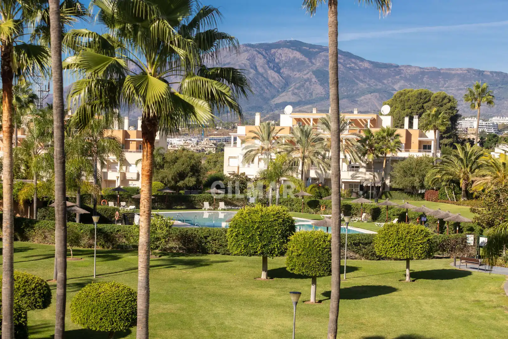 Jardín de Dúplex en venta en Estepona con Calefacción, Jardín privado y Piscina