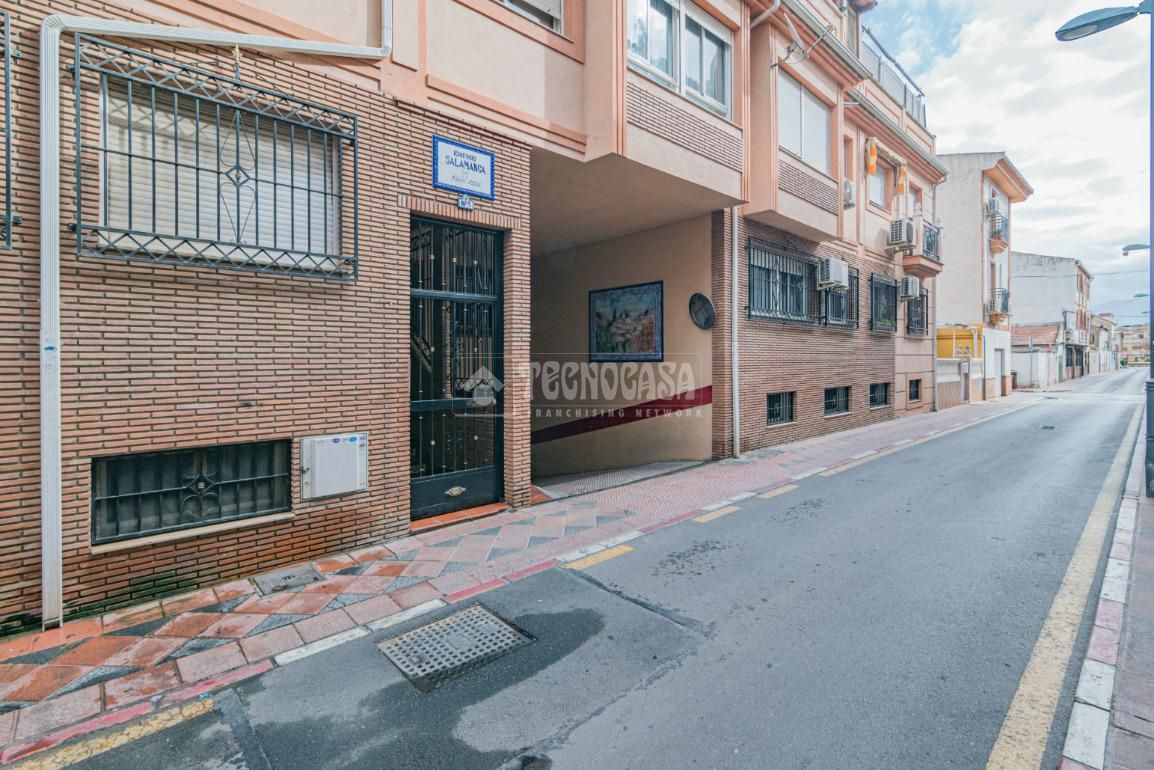 Flat for sale in Avda. De los Ogíjares