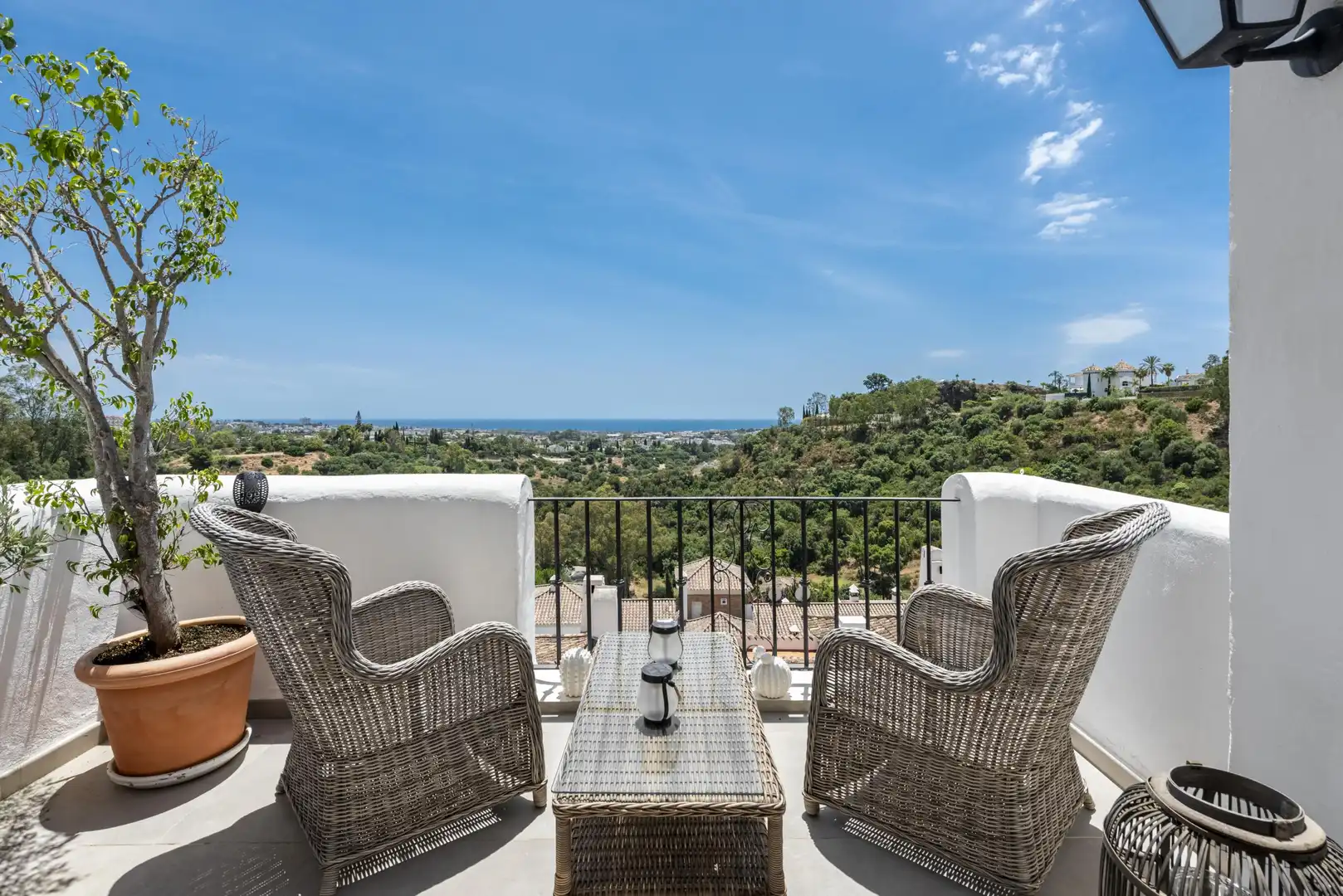 Terraza de Apartamento en venta en Benahavís con Aire acondicionado, Calefacción y Jardín privado