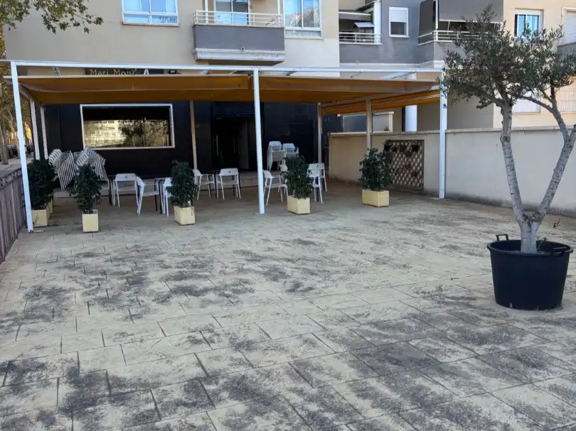 Terrassa de Local en traspas en Elda amb Aire condicionat, Calefacció i Terrassa