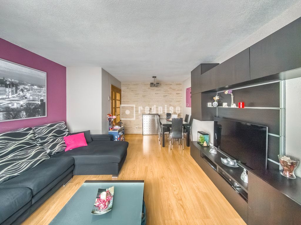 Living room of Flat for sale in Alcorcón  with Air Conditioner, Heating and Storage room