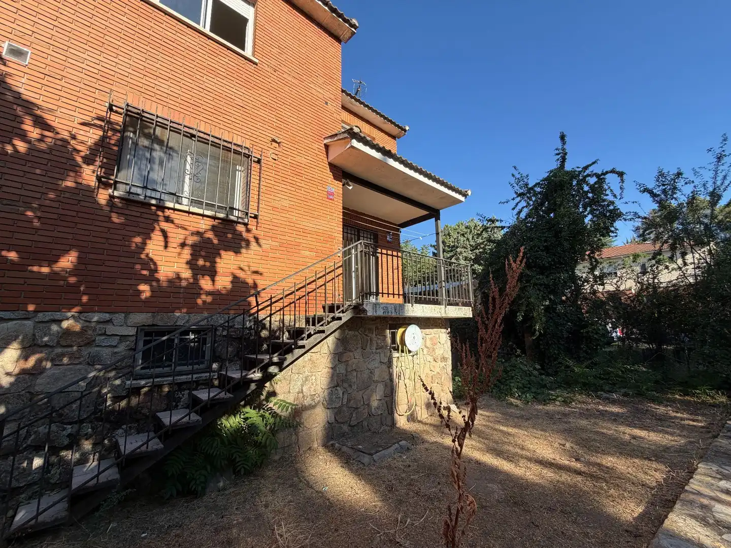 Vista exterior de Casa o chalet en venta en Robledo de Chavela con Calefacción, Jardín privado y Terraza