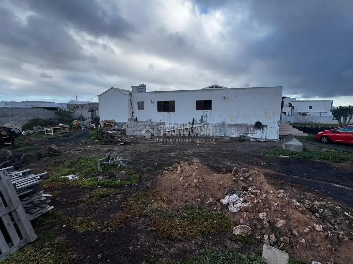 Casa adosada en venta en Teguise con Terraza y Balcón