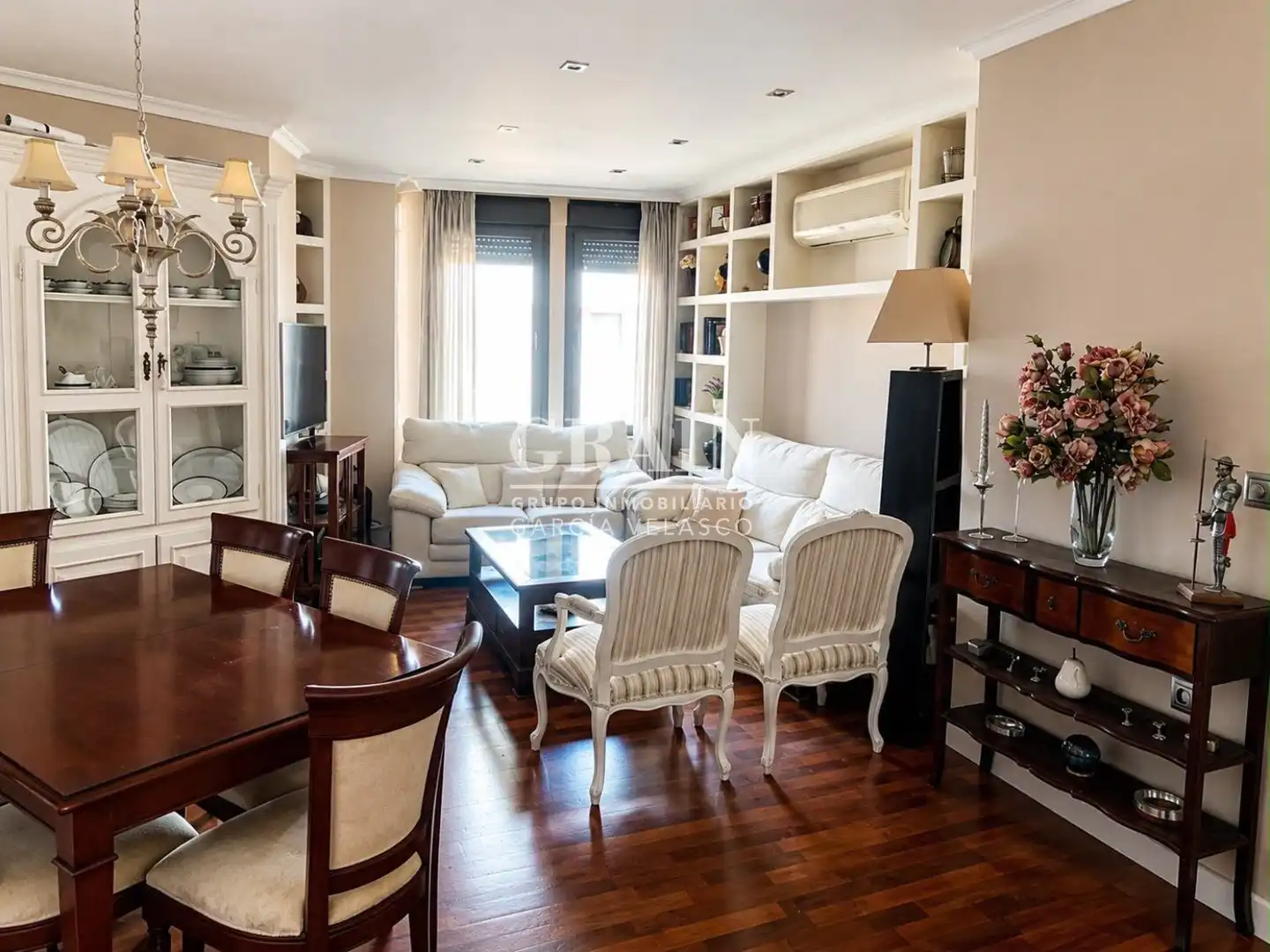 Wohnzimmer von Wohnung zur Miete in Albacete mit Heizung