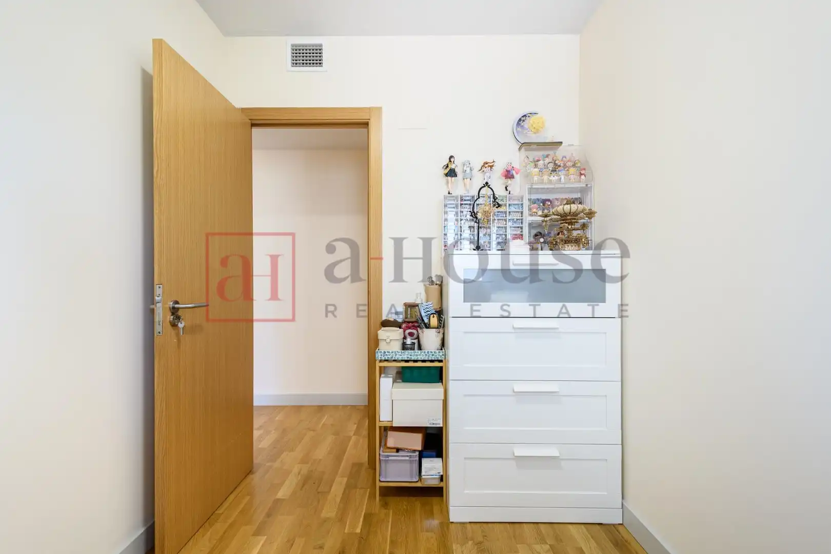 Wohnung zum Verkauf in Barcelona mit Heizung, Parkett und Terrasse