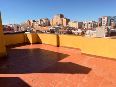 Pis amb balcó en venda a Carrer Alt de Sant Pere 7