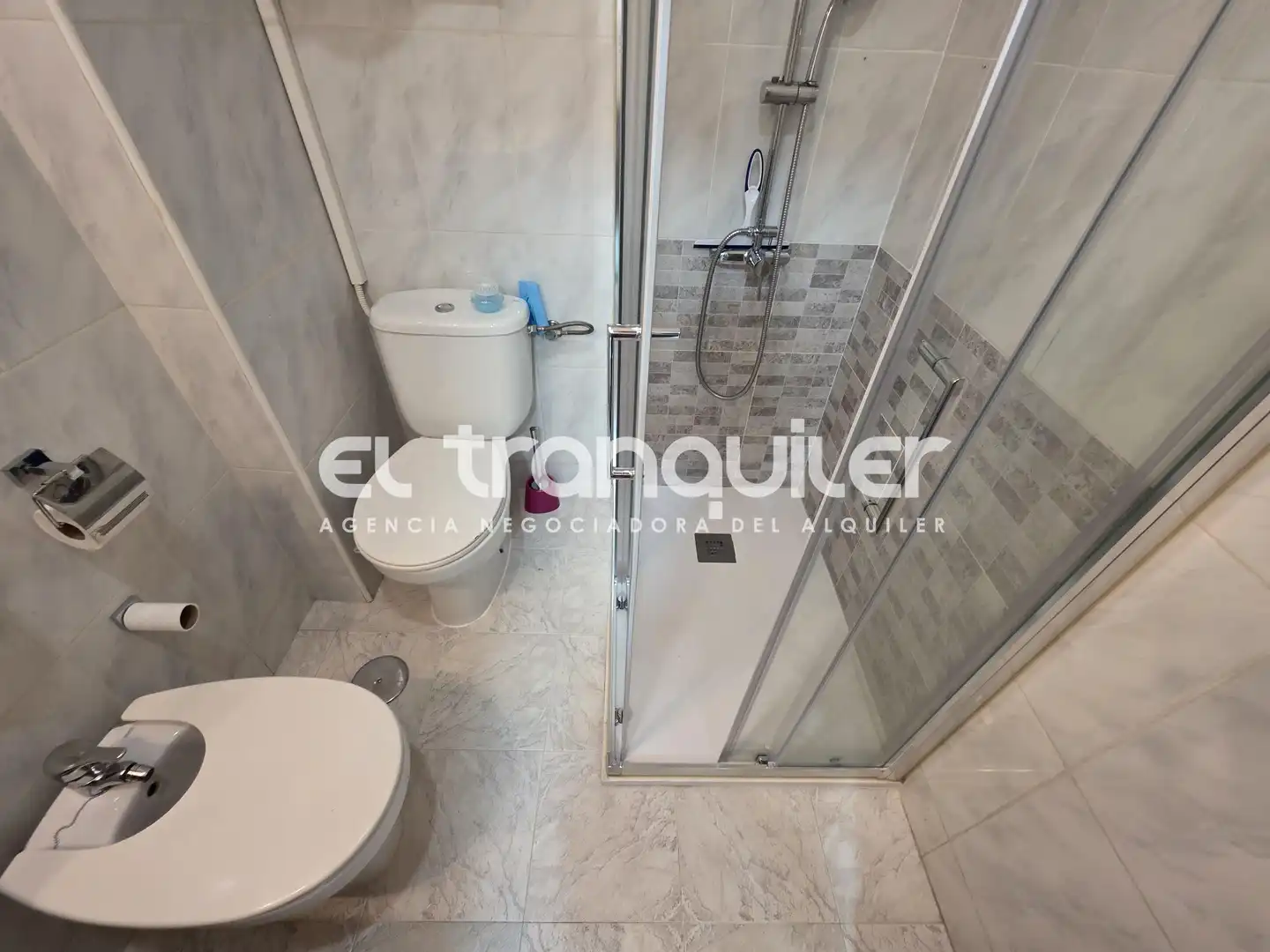 Flat for rent in Calle Escalona, Aluche
