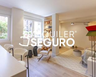 Living room of Flat to rent in  Madrid Capital  with Air Conditioner, Heating and Storage room