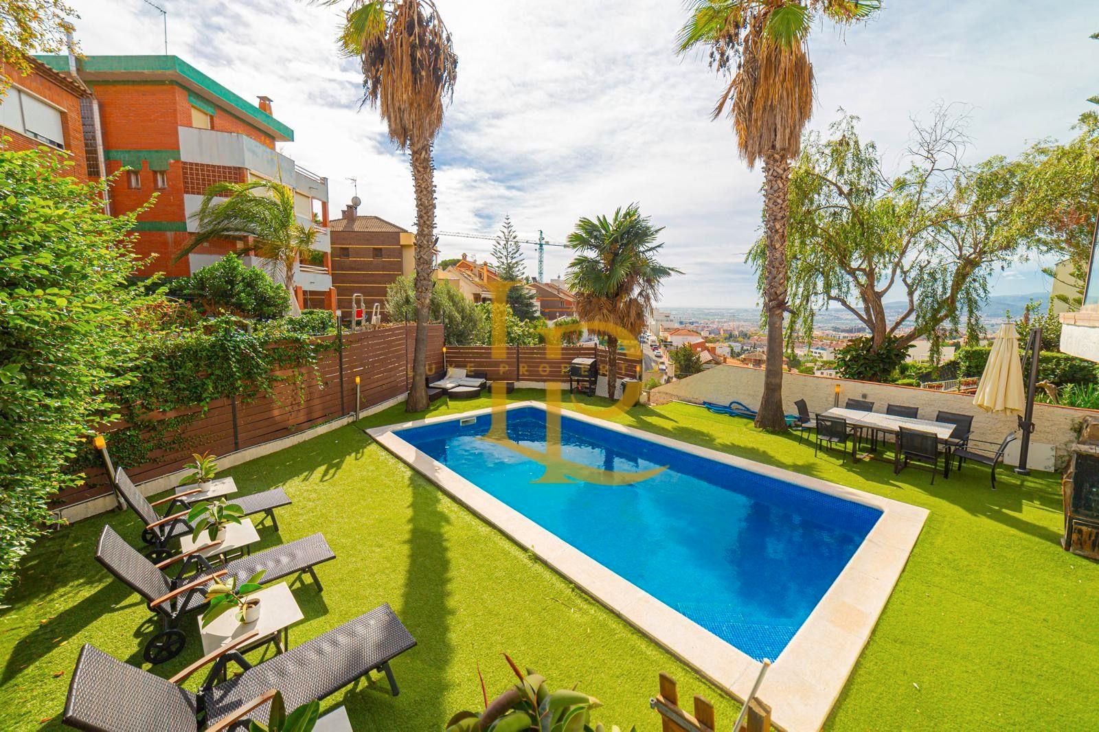 Swimming pool of House or chalet for sale in Esplugues de Llobregat  with Air Conditioner, Heating and Private garden