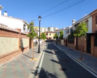 Vista exterior de Casa o xalet en venda en Fuengirola amb Aire condicionat, Calefacció i Terrassa