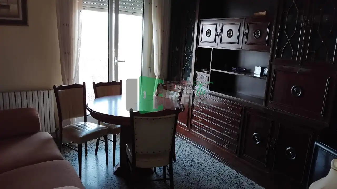 Comedor de Piso en venta en Ourense Capital  con Calefacción, Trastero y Amueblado