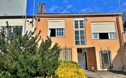 Vista exterior de Casa o xalet en venda en Lugo Capital amb Jardí privat i Rentadora