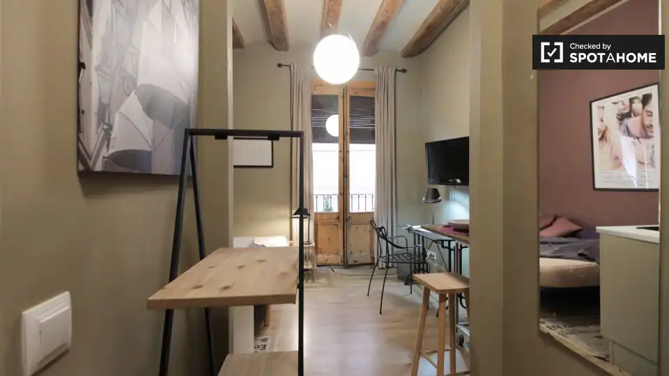 Habitació a Sant Pere, Sta. Caterina i la Ribera