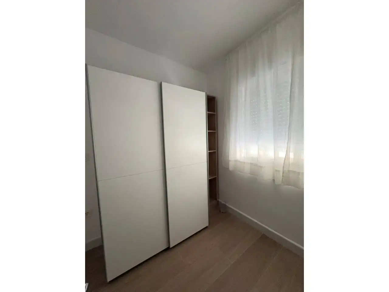 Bedroom of Flat for rent in Granada  with Parquet flooring, Storage room and Furnished