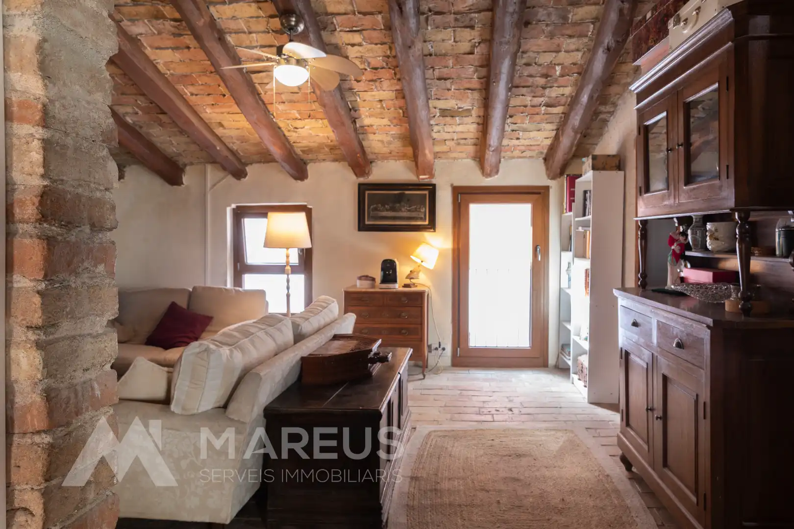 Sala de estar de Casa adosada en venta en Torrelavit con Calefacción